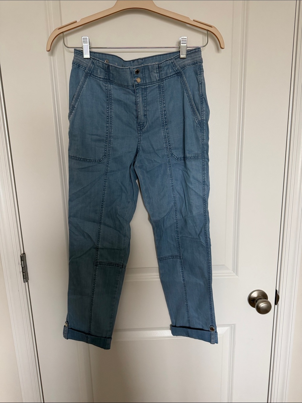 White House Black Market Light Blue Cropped Jeans with Panel Stitching